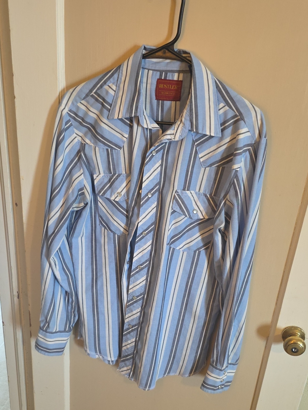 Hustler Men’s Blue Striped Long-Sleeve Button-Up Shirt